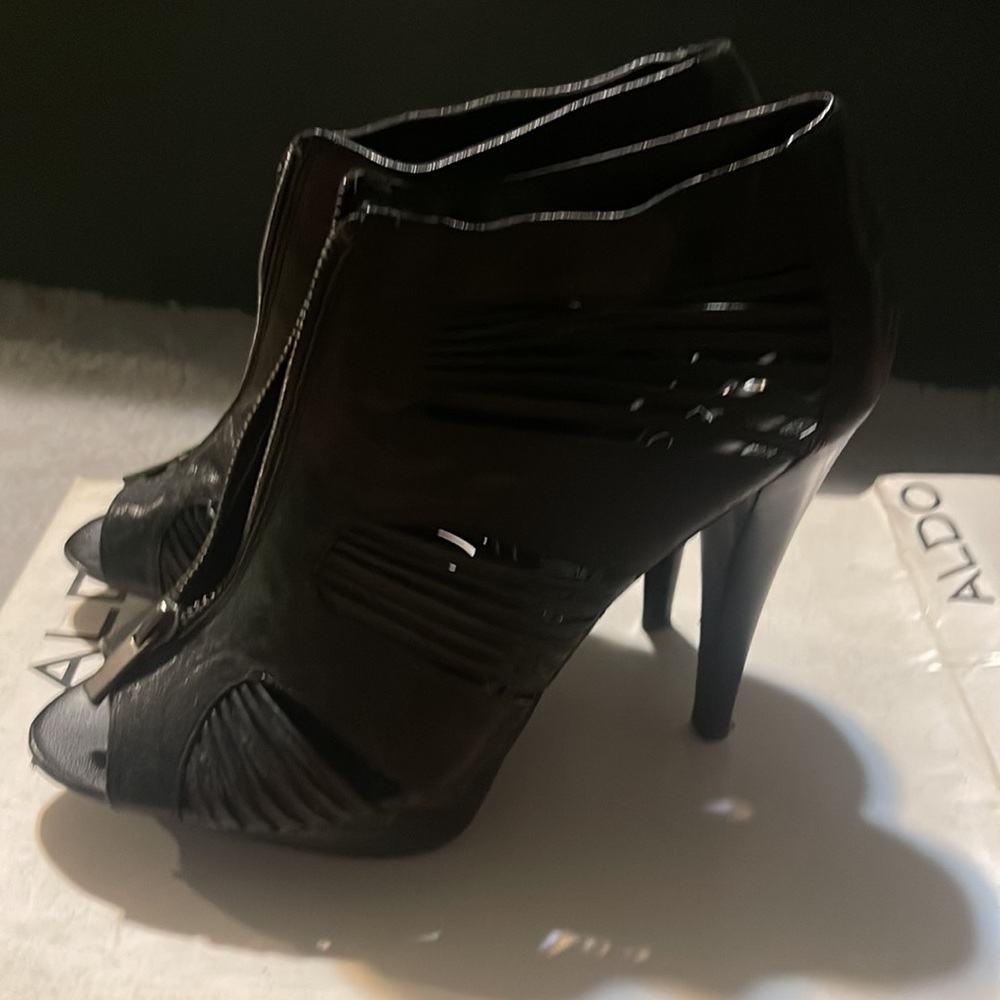 Also heels - Picture 2 of 3